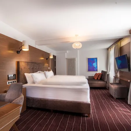 Arthaushotel Szálloda