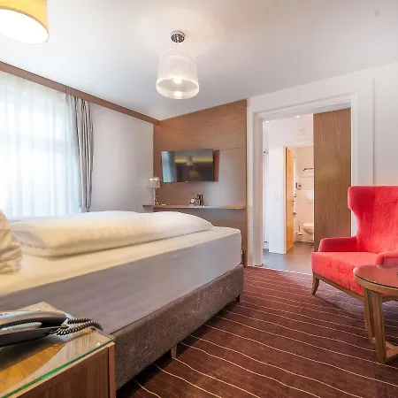 Готель Arthaushotel